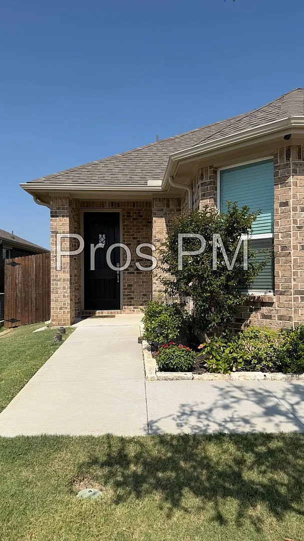 3 bed, 2.0 bath, 1574 sqft, $2,275 — Photo 3