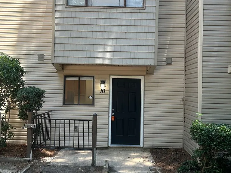 240-10 Jamil Rd — Photo 23