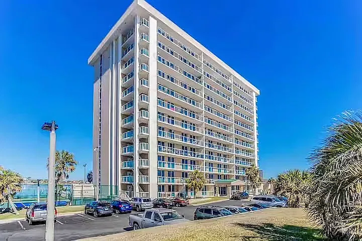 2 bed, 1038 sqft, $3,500 — Photo 3