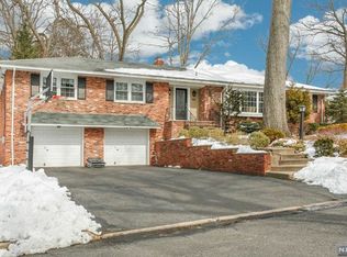 938 Wildwood Rd, Oradell, NJ 07649