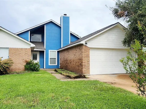 129 Wagon Lane Loop N, Angleton, TX 77515