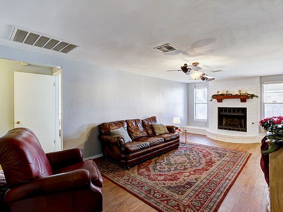 3rd image of 1013 Sweetgum St