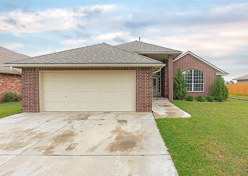 1st image of 15936 Vicki Dr