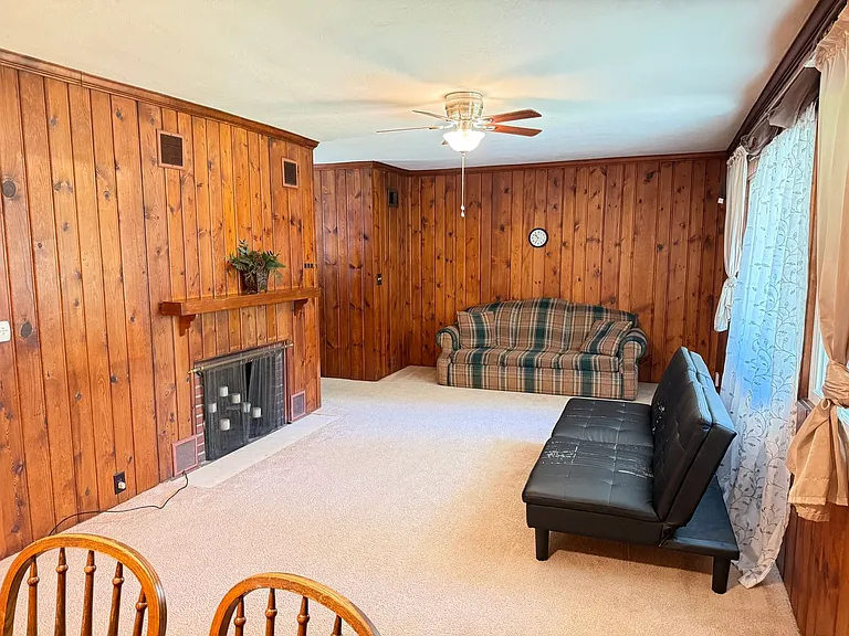 10 University Ct — Photo 2