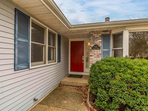 3rd image of 122 Archelle Dr