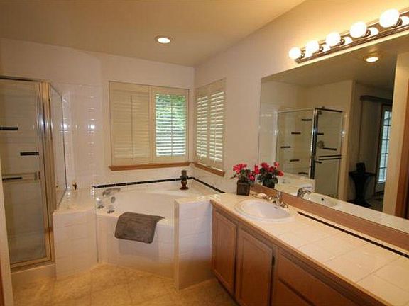 4th image of 9207 NE 128th Ln