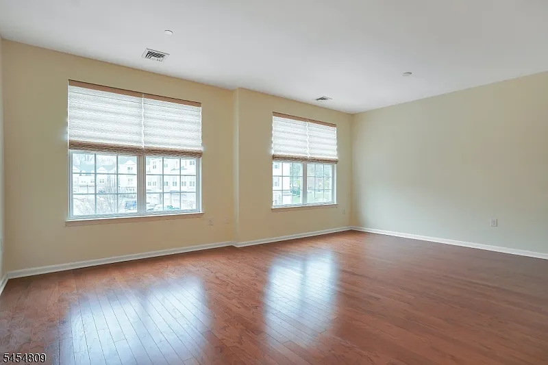 3 bed, 2.5 bath, $3,700 — Photo 4
