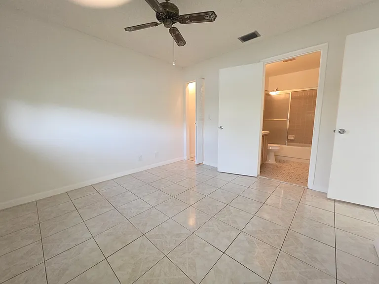 5445 Glenda St — Photo 14