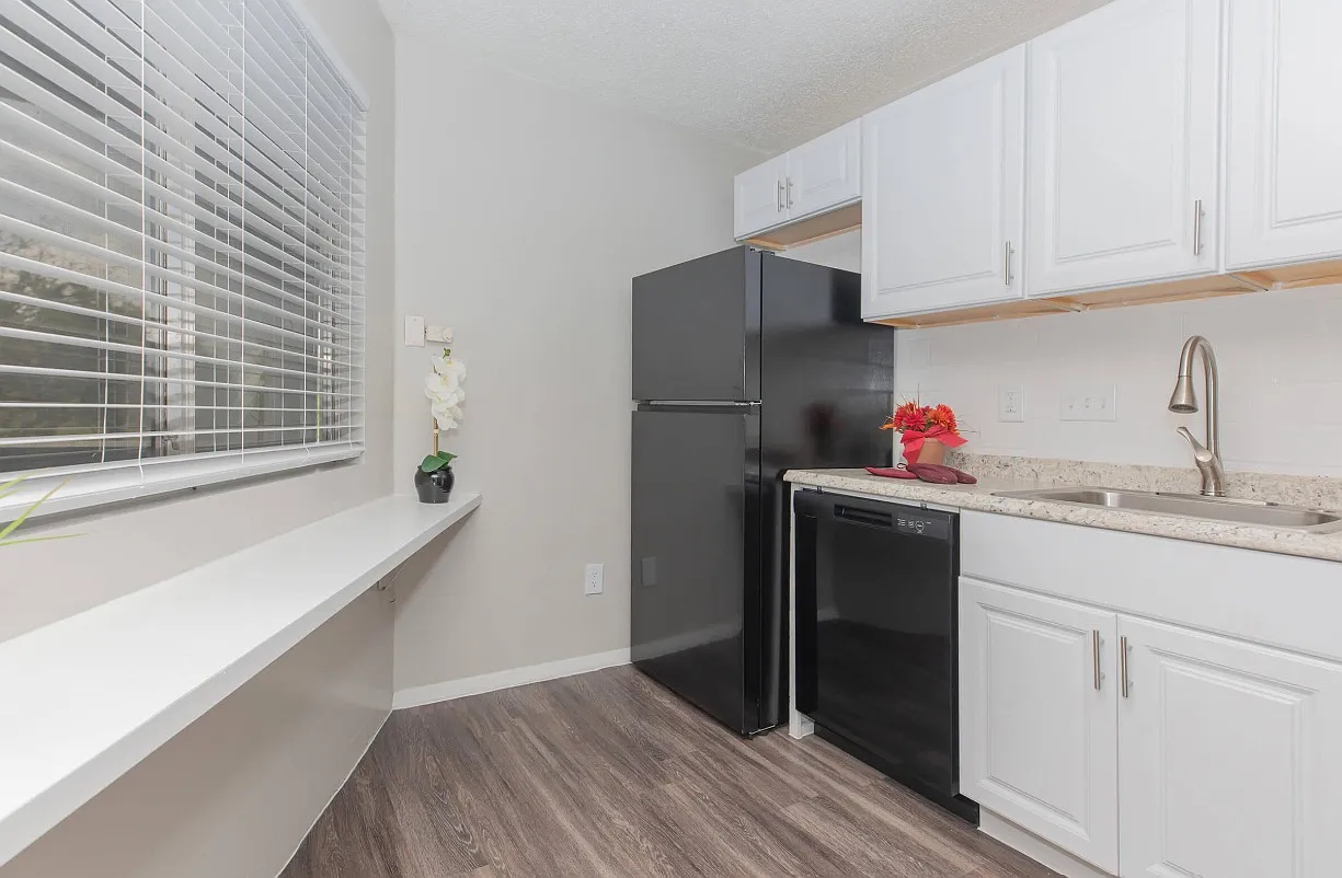 Arbor Trails Apartment Homes — Photo 2