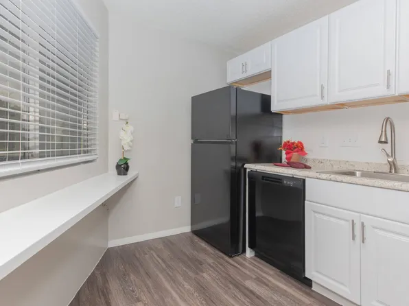 Arbor Trails Apartment Homes