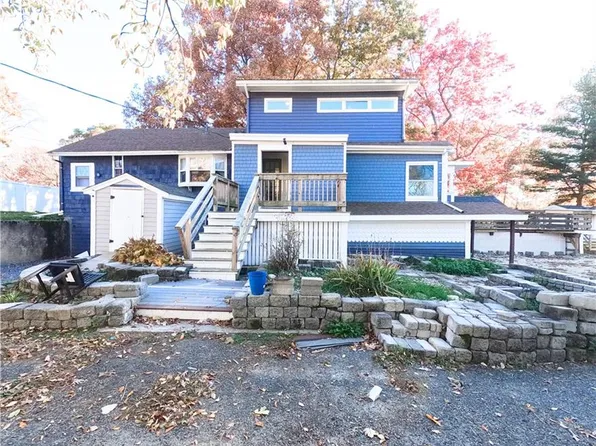 39 Louise St, Woonsocket, RI 02895