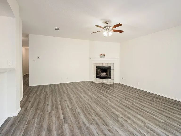 9724 Copper Creek Dr — Photo 6