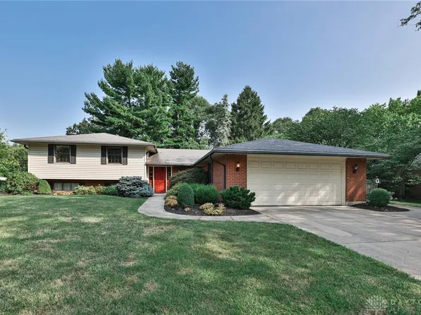 885 Fernshire Dr, Dayton, OH 45459