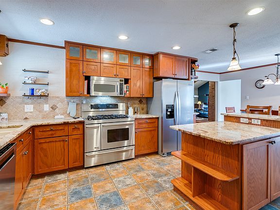 4th image of 9790 Camfield Rd