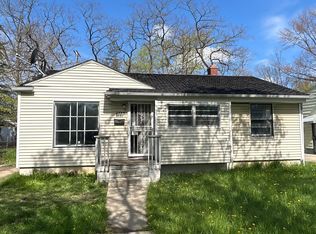 4735 Birchcrest Dr, Flint, MI 48504