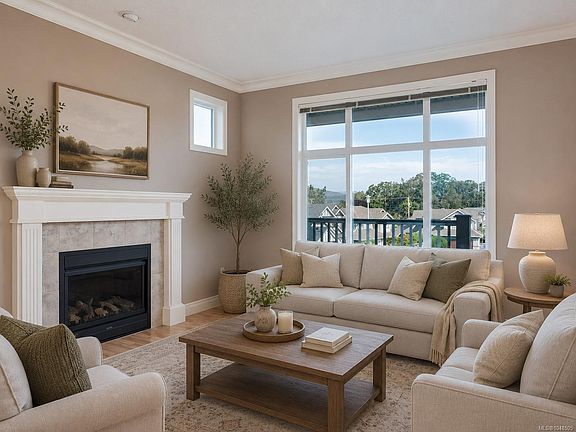 3rd image of 809 Rogers Way