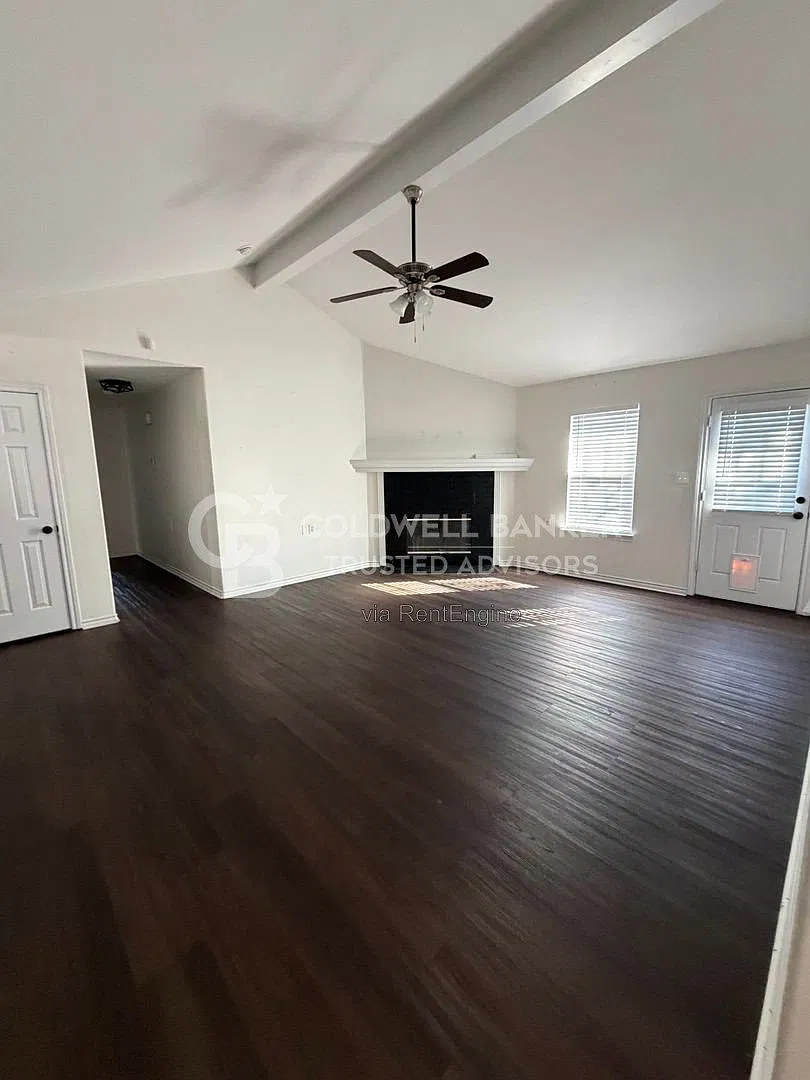 4 bed, 2.0 bath, 1775 sqft, $2,025 — Photo 2