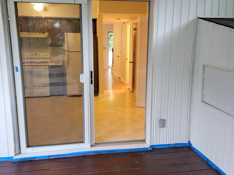 411 Woodsman Ct — Photo 9