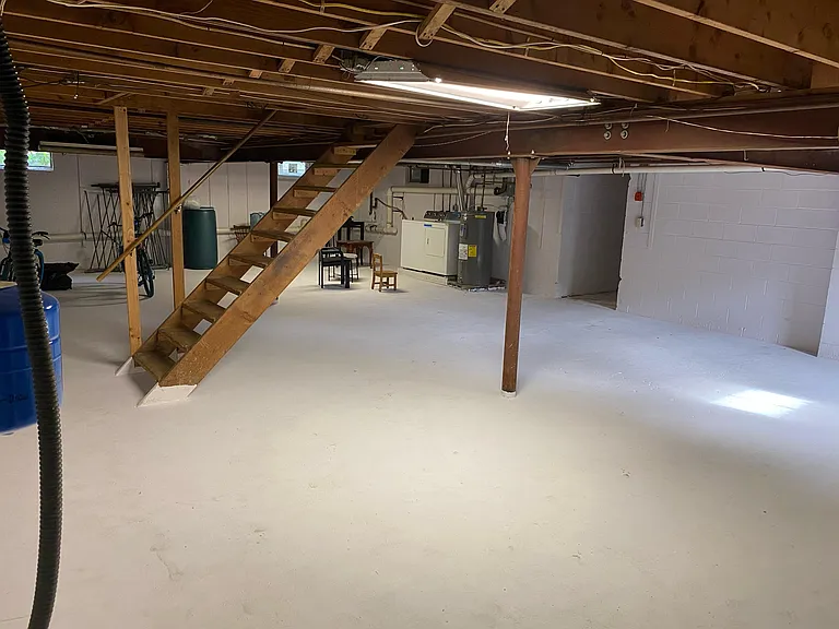 2125 Parkside Dr — Photo 14