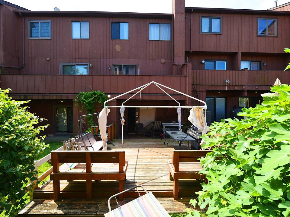 2nd image of 933A W Fingerboard Rd