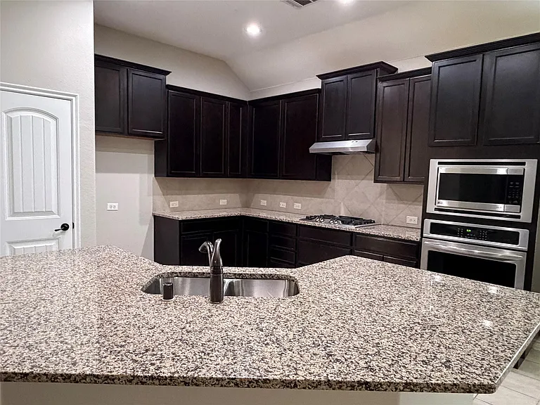 2607 Idlewood Dr — Photo 8