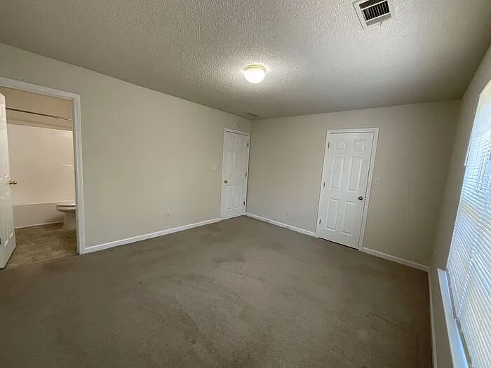 1608 Hallmark Hills Dr — Photo 7