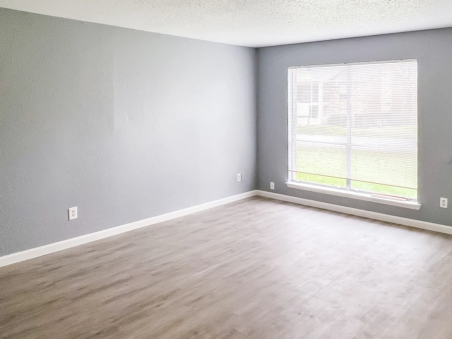 2 bed, 995 sqft, $900 — Photo 4