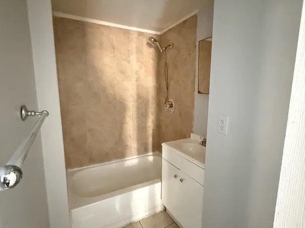 12 Edmonds Pl, Newark, NJ 07112