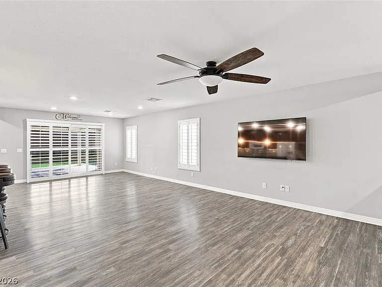 1525 Deep Valley Ave — Photo 14