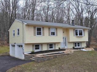 32 Kathy Ct, Fishkill, NY 12524