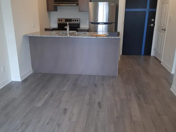 200 Lagerfeld Dr #409, Brampton, ON L7A 5G5