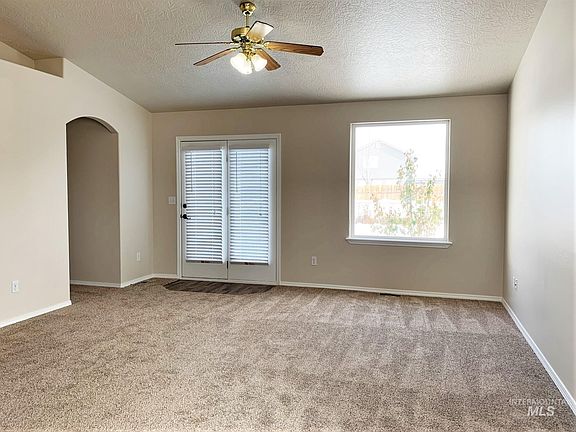 3rd image of 204 N Turtle Dove Way