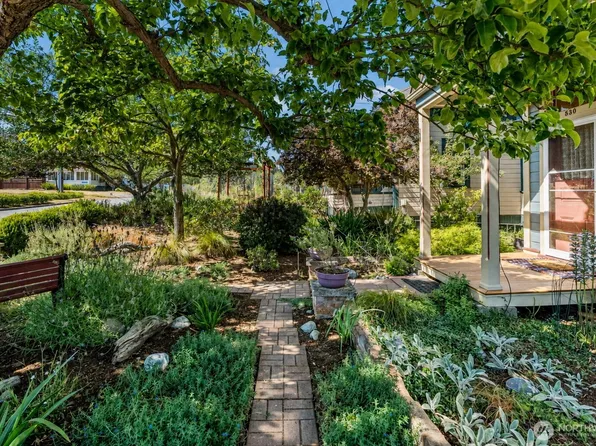 530 Adams Street, Port Townsend, WA 98368