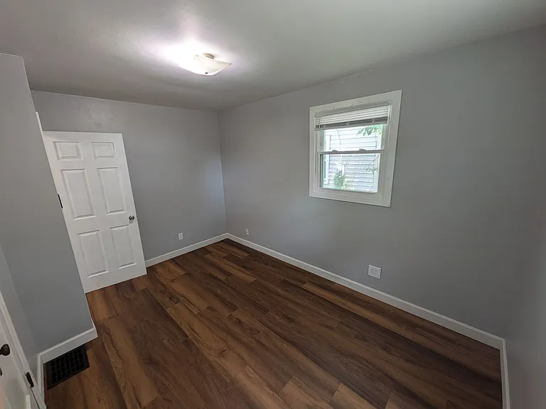 953 E 20th Ave — Photo 3