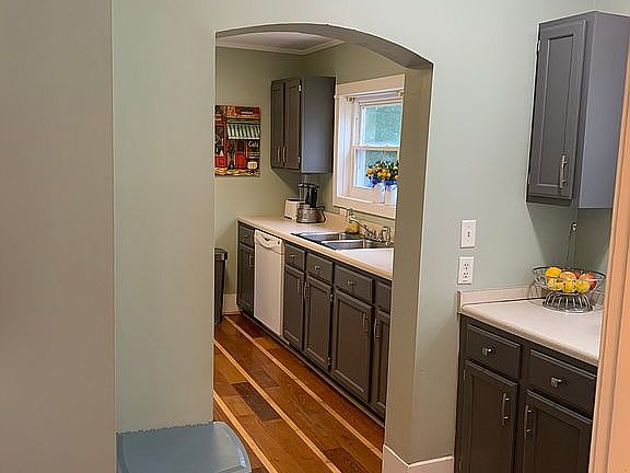 3rd image of 18 Bellflower Cir