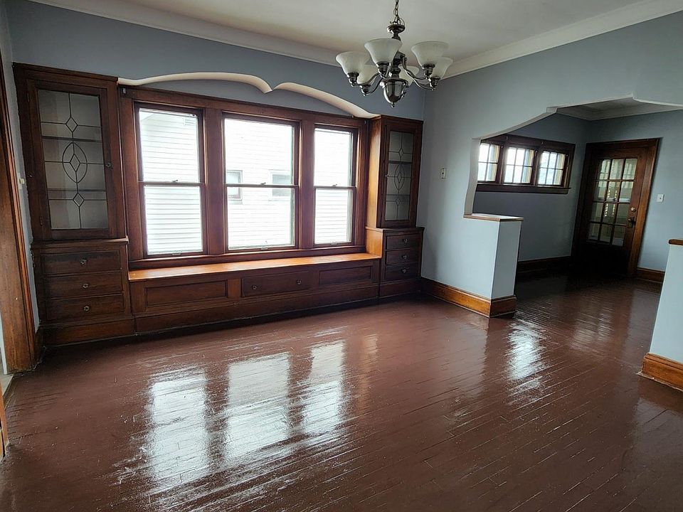 1st image of 3795 W 135th St