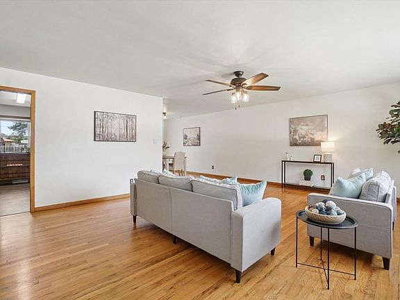 2nd image of 2631 Roosevelt Ave