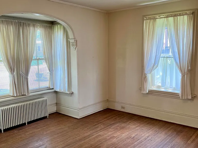 336 Hastings St — Photo 10