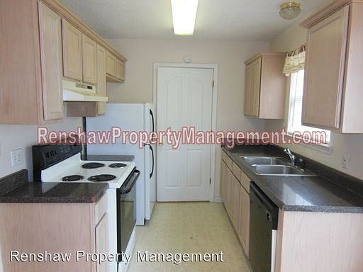 4th image of 4401 Bishop Hills Dr
