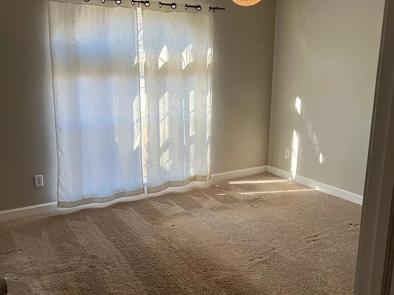 2047 Ferdinand Ct — Photo 3