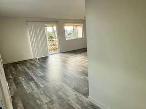 810 S Holladay Dr APT 18, Seaside, OR 97138