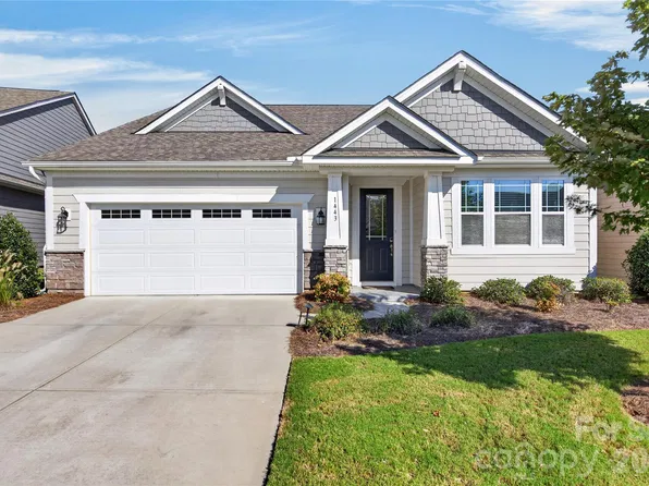 1443 Liberty Row Dr, Tega Cay, SC 29708