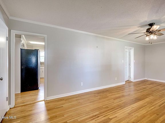 5th image of 240 Kensington Street