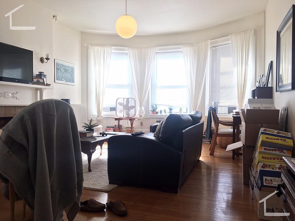 2nd image of 484 Commonwealth Ave APT 06