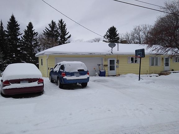 2nd image of 914 6th Ave