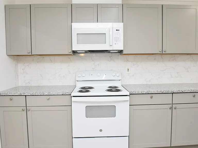 6414 Grape St — Photo 3