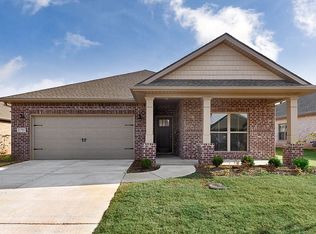 21791 Natures Cove Dr, Athens, AL 35613