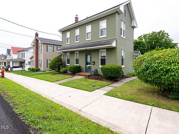3rd image of 658 Bloom Rd