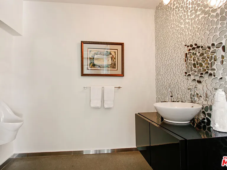 9416 Beverly Crest Dr — Photo 39