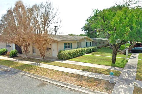 2nd image of 1101 Gardenia Avenue #13